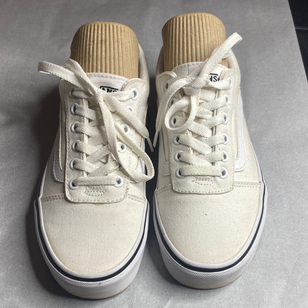 Vans Women's Beige and White Sneakers